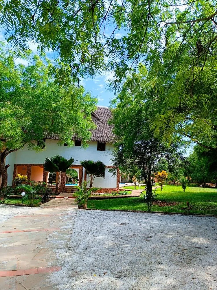 Peaceful tropical garden accommodation in Diani Beach